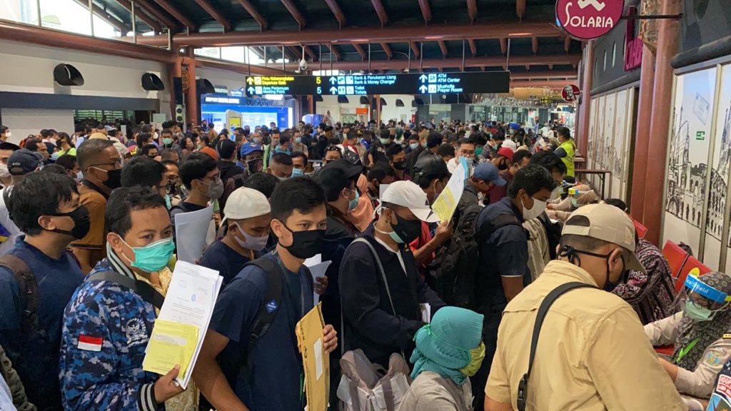 Terjadi Penumpukan Penumpang, Pemerintah Didesak Setop Relaksasi PSBB di Bandara